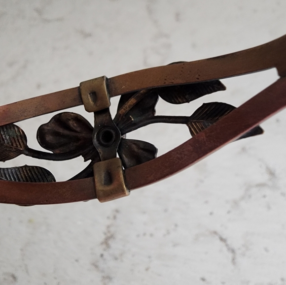 Vintage copper & brass floral cuff bracelet with blue turquoise stone - Picture 4 of 9